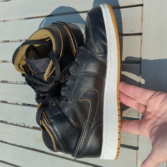 Nike Jordan Retro 1 5.5Y/7W - Picture 4 of 11